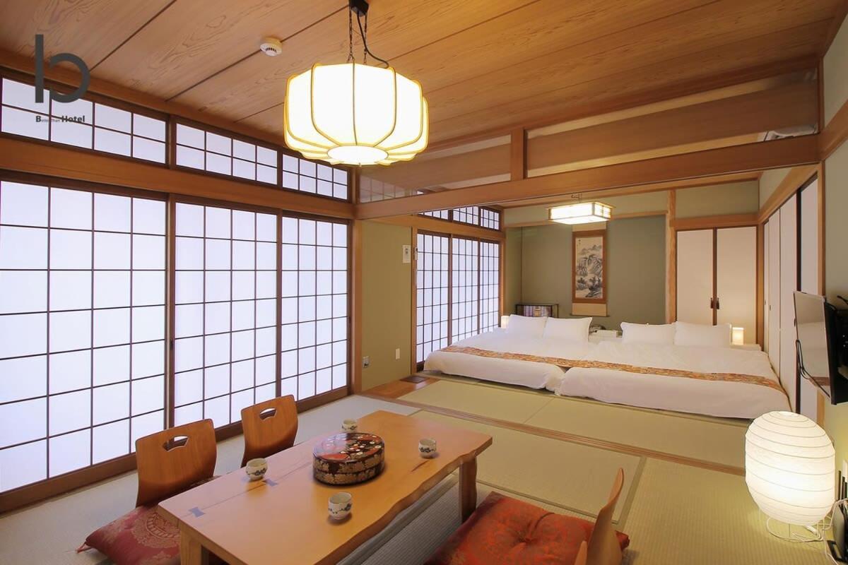 Hanagin - 3 Bedroom Japanese Apartment For 11 People 201 広島市 エクステリア 写真